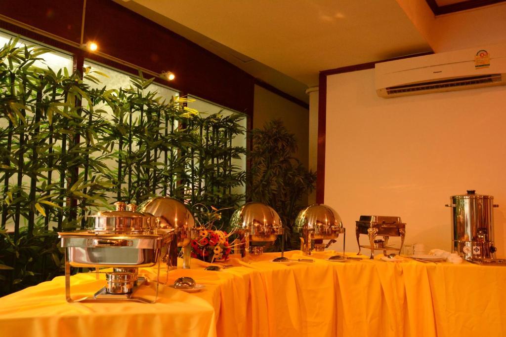 Pohseen Grand Palace Hotel Бангкок Екстер'єр фото
