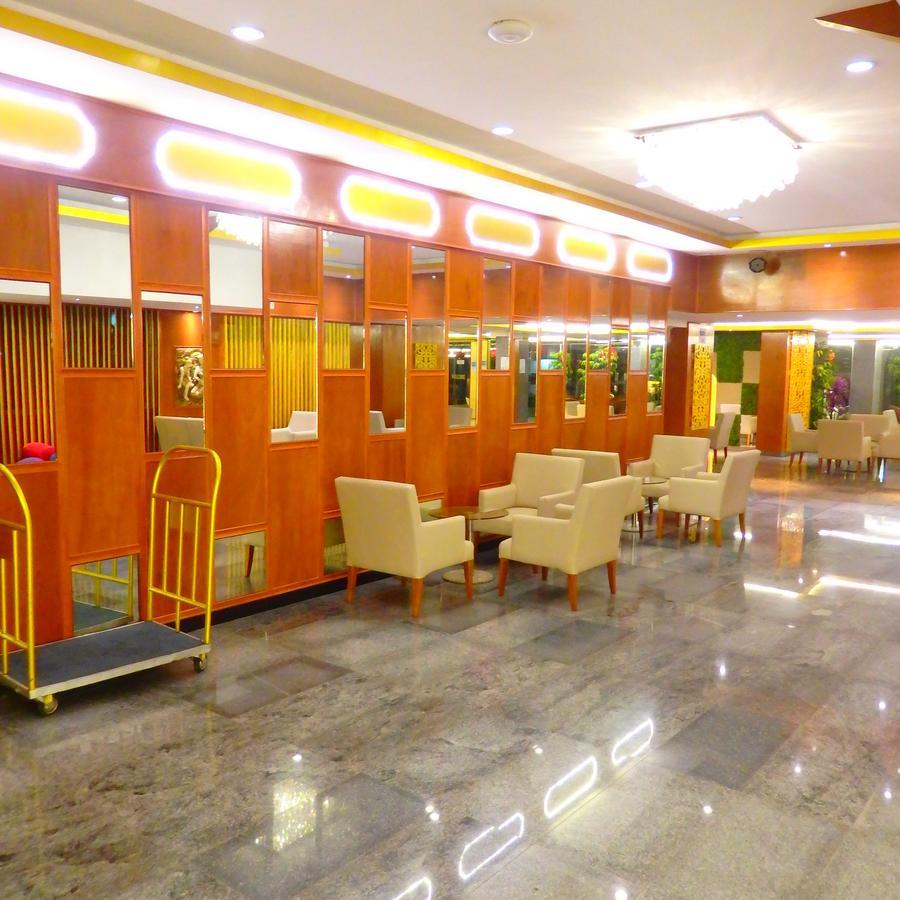 Pohseen Grand Palace Hotel Бангкок Екстер'єр фото