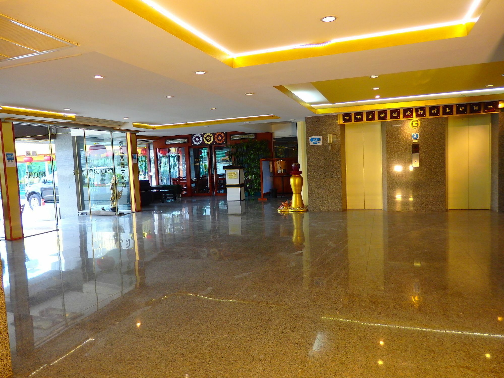 Pohseen Grand Palace Hotel Бангкок Екстер'єр фото